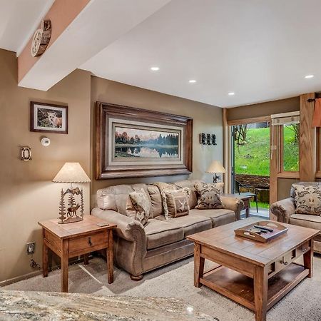 Laurelwood Condominiums 401 Сноумас Вилидж Екстериор снимка