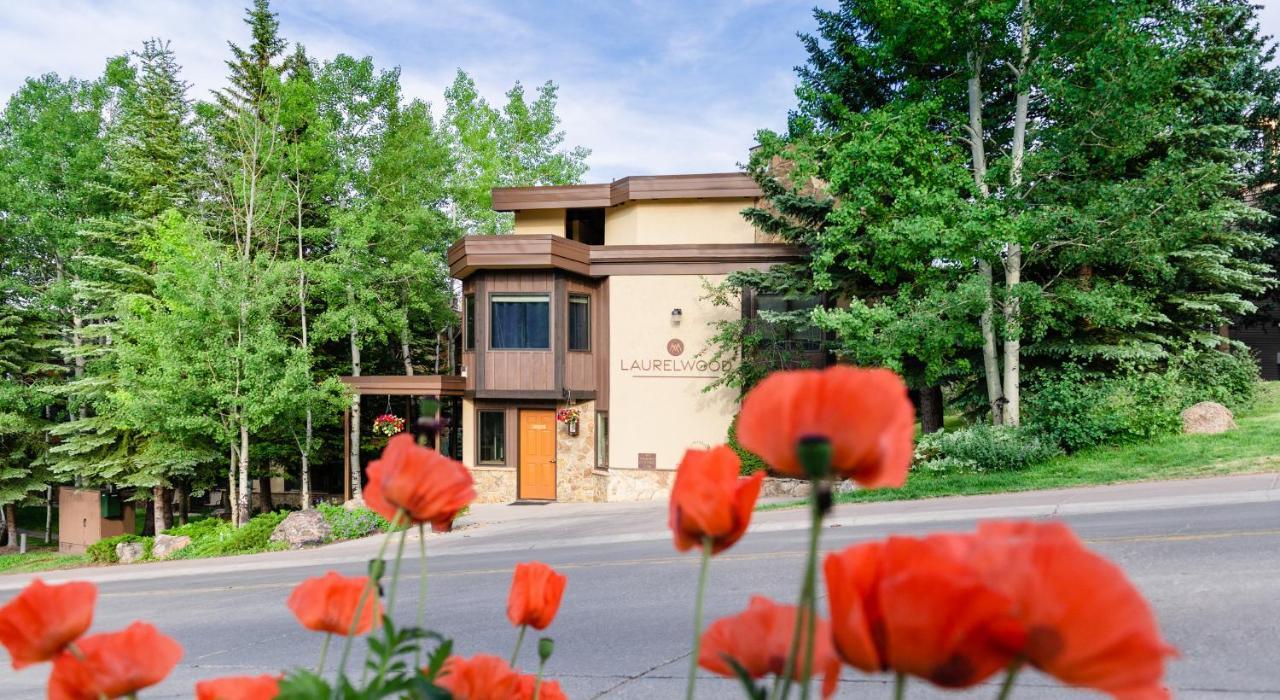 Laurelwood Condominiums 401 Сноумас Вилидж Екстериор снимка